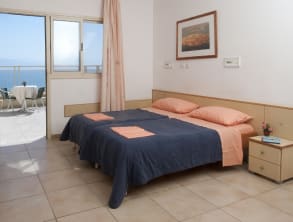 אכסניית%20אנ''א%20עין%20גדי%20,%20עין%20גדי